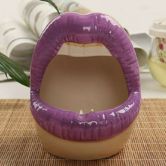 ashtray 💋 lips - Picture 3 of 3